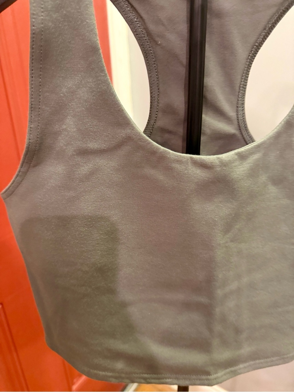 PACT- ORGANIC COTTON WOMEN’S ON THE GO-TO CROP TANK- SMALL - Picture 4 of 8
